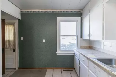 618 36th St NE, Cedar Rapids, IA 52402 photo 9