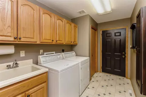 2905 Dennis Dr NW, Cedar Rapids, IA 52405 photo 11