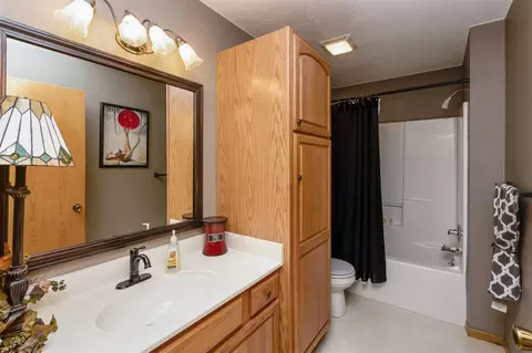 2905 Dennis Dr NW, Cedar Rapids, IA 52405 photo 12