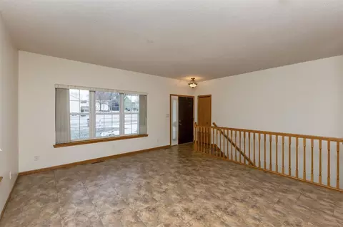 2905 Dennis Dr NW, Cedar Rapids, IA 52405 photo 4