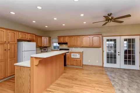 2905 Dennis Dr NW, Cedar Rapids, IA 52405 photo 5
