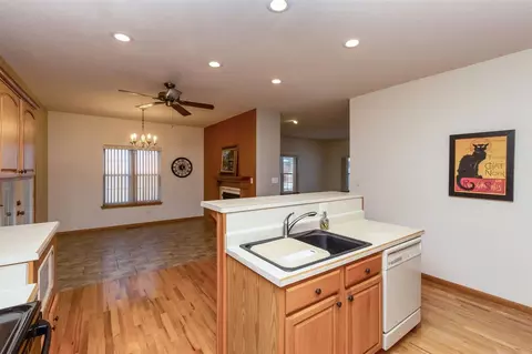 2905 Dennis Dr NW, Cedar Rapids, IA 52405 photo 6