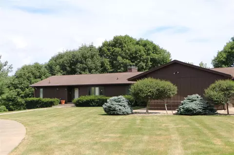 3733 Rohret Rd, Iowa City, IA 52246