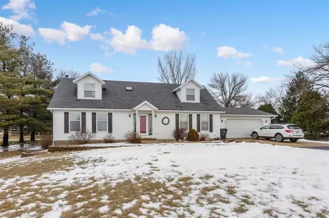 5400 Michael Dr NE, Cedar Rapids, IA 52411 photo 2