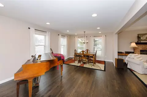 5400 Michael Dr NE, Cedar Rapids, IA 52411 photo 3