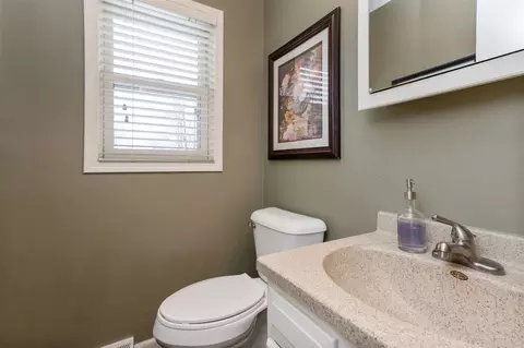 5400 Michael Dr NE, Cedar Rapids, IA 52411 photo 12