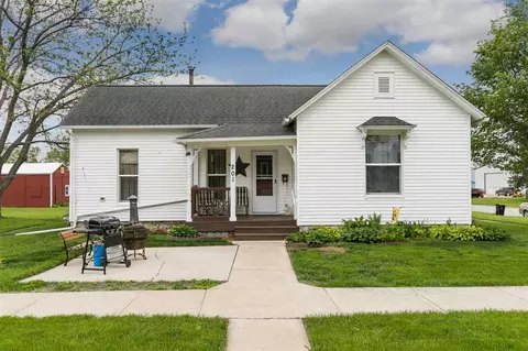 201 E 2nd St, Tipton, IA 52772 photo 1