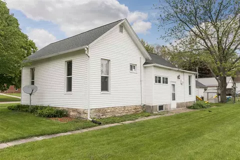 201 E 2nd St, Tipton, IA 52772 photo 3