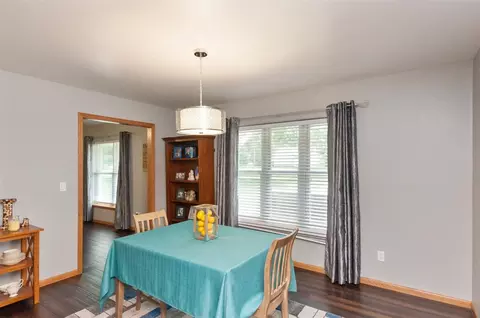 981 Cedar Crest Rd, Cedar Rapids, IA 52403 photo 6