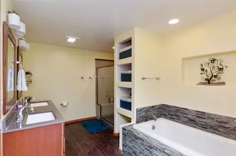 981 Cedar Crest Rd, Cedar Rapids, IA 52403 photo 13