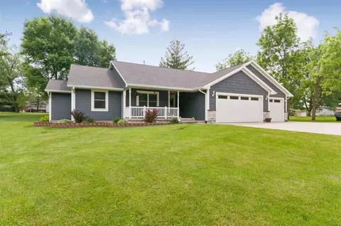 981 Cedar Crest Rd, Cedar Rapids, IA 52403 photo 3