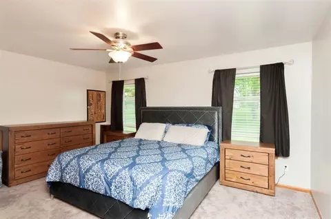 981 Cedar Crest Rd, Cedar Rapids, IA 52403 photo 12
