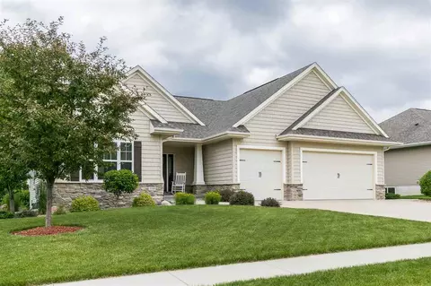 3330 Heartleaf Rd, Cedar Rapids, IA 52411 photo 2