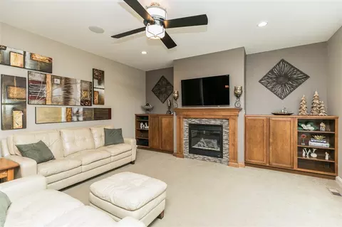 3330 Heartleaf Rd, Cedar Rapids, IA 52411 photo 5