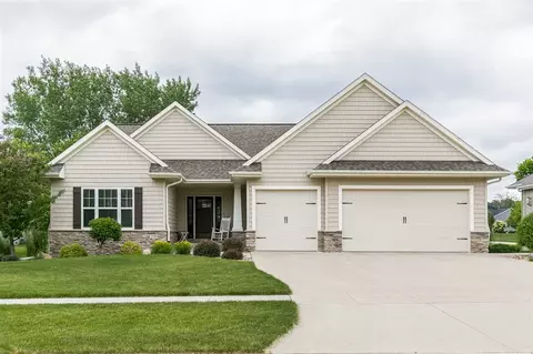 3330 Heartleaf Rd, Cedar Rapids, IA 52411 photo 1