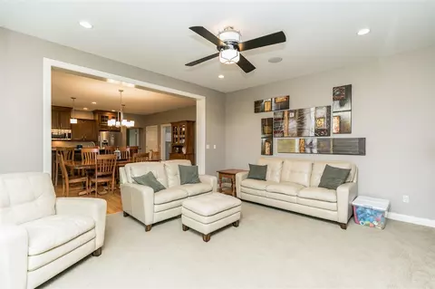 3330 Heartleaf Rd, Cedar Rapids, IA 52411 photo 4