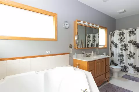 245 Jappa Rd, Ely, IA 52227 photo 14