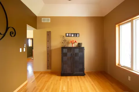 245 Jappa Rd, Ely, IA 52227 photo 9