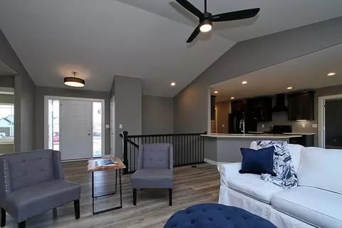807 David Dr, Solon, IA 52333 photo 6