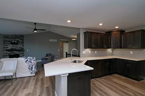 807 David Dr, Solon, IA 52333 photo 11