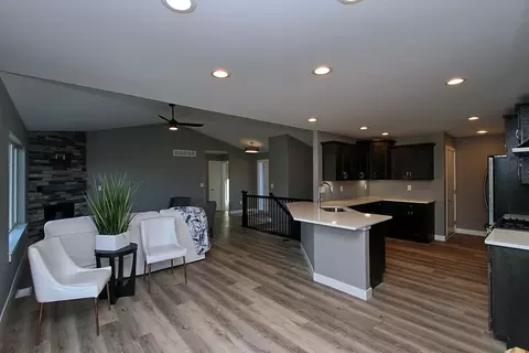 807 David Dr, Solon, IA 52333 photo 9