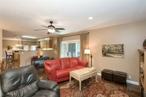 5831 Michael Dr NE, Cedar Rapids, IA 52411 photo 9