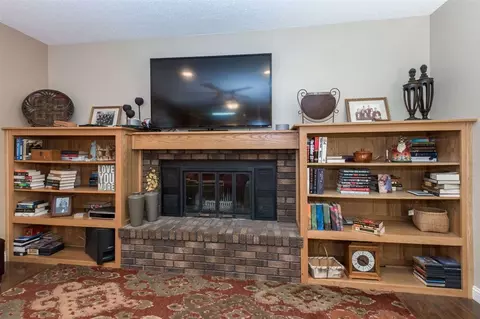 5831 Michael Dr NE, Cedar Rapids, IA 52411 photo 8
