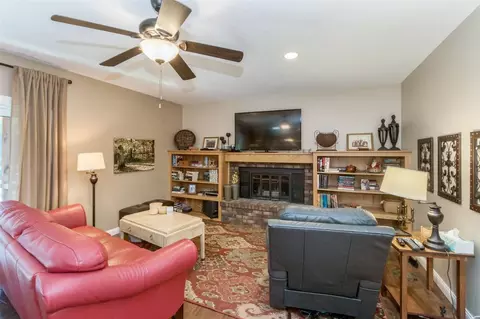 5831 Michael Dr NE, Cedar Rapids, IA 52411 photo 7