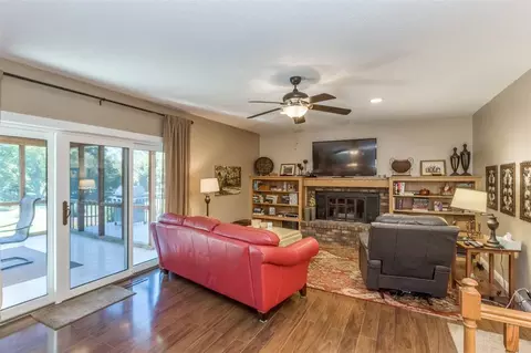 5831 Michael Dr NE, Cedar Rapids, IA 52411 photo 6