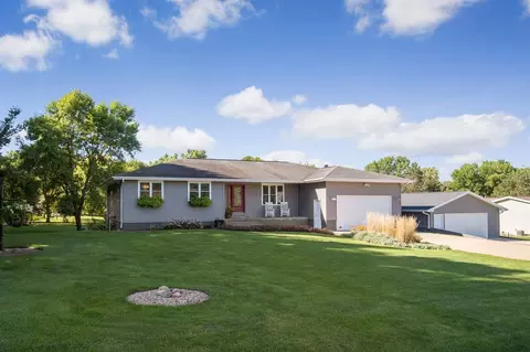 5831 Michael Dr NE, Cedar Rapids, IA 52411 photo 4