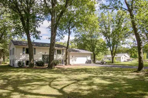 4400 Deer View Rd, Cedar Rapids, IA 52411 photo 2