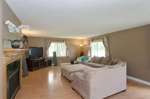 4400 Deer View Rd, Cedar Rapids, IA 52411 photo 3