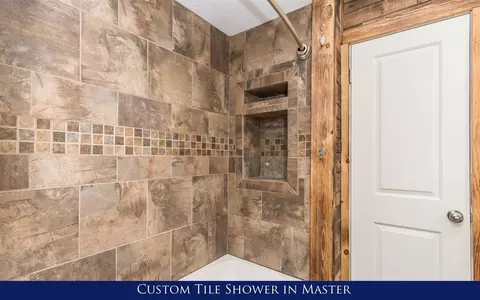 2913 E Ave NE, Cedar Rapids, IA 52402 photo 10
