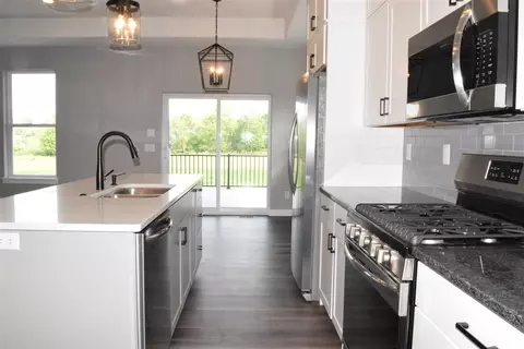 1975 Fox Ridge Rd, Ely, IA 52227 photo 7