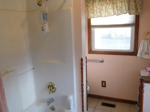 306 S Maple, Winfield, IA 52659 photo 13