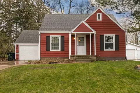 641 33rd St NE, Cedar Rapids, IA 52402 photo 1