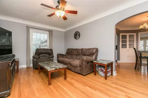 641 33rd St NE, Cedar Rapids, IA 52402 photo 4