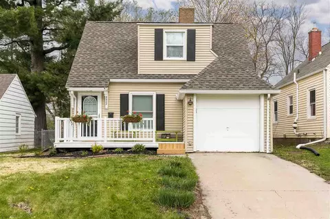 2428 E Ave NE, Cedar Rapids, IA 52402 photo 2