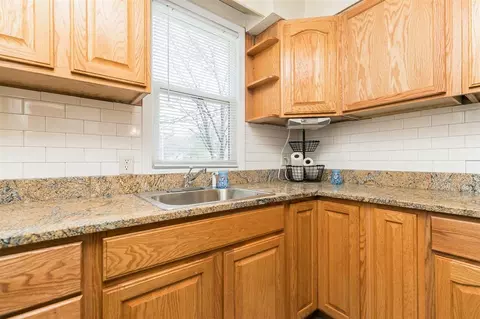 2428 E Ave NE, Cedar Rapids, IA 52402 photo 8