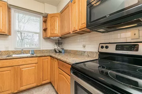 2428 E Ave NE, Cedar Rapids, IA 52402 photo 9