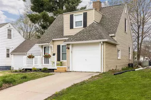 2428 E Ave NE, Cedar Rapids, IA 52402 photo 3