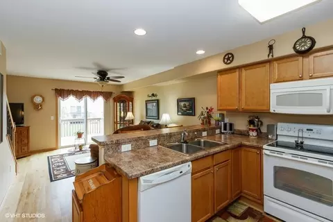 1836 Comisky Ct, Ely, IA 52227 photo 6