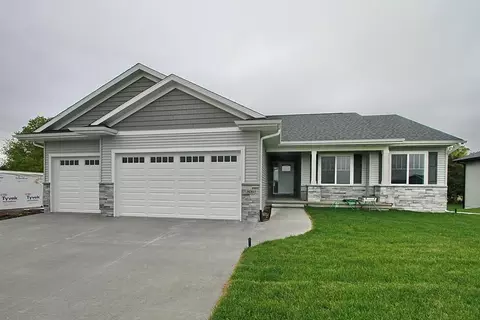 809 David Dr, Solon, IA 52333 photo 1