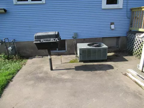 305 E 8th, Vinton, IA 52349 photo 10