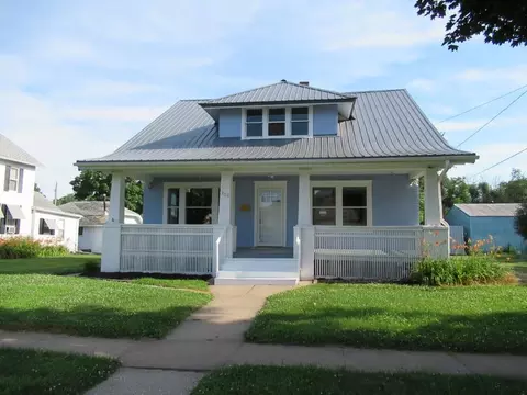 305 E 8th, Vinton, IA 52349 photo 1
