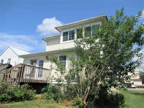 115 E 4th St, Tipton, IA 52772 photo 3