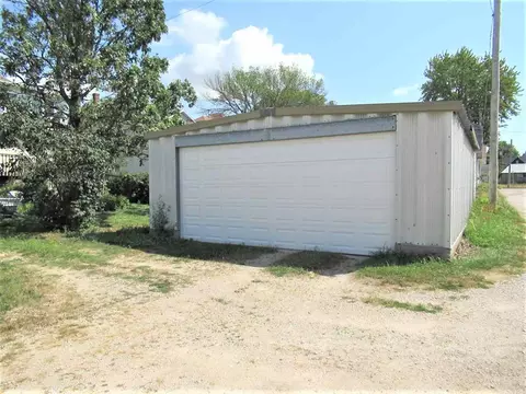 115 E 4th St, Tipton, IA 52772 photo 7