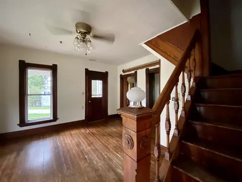 111 W 2nd St, Riverside, IA 52327 photo 6