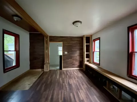 111 W 2nd St, Riverside, IA 52327 photo 10