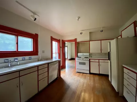 111 W 2nd St, Riverside, IA 52327 photo 7